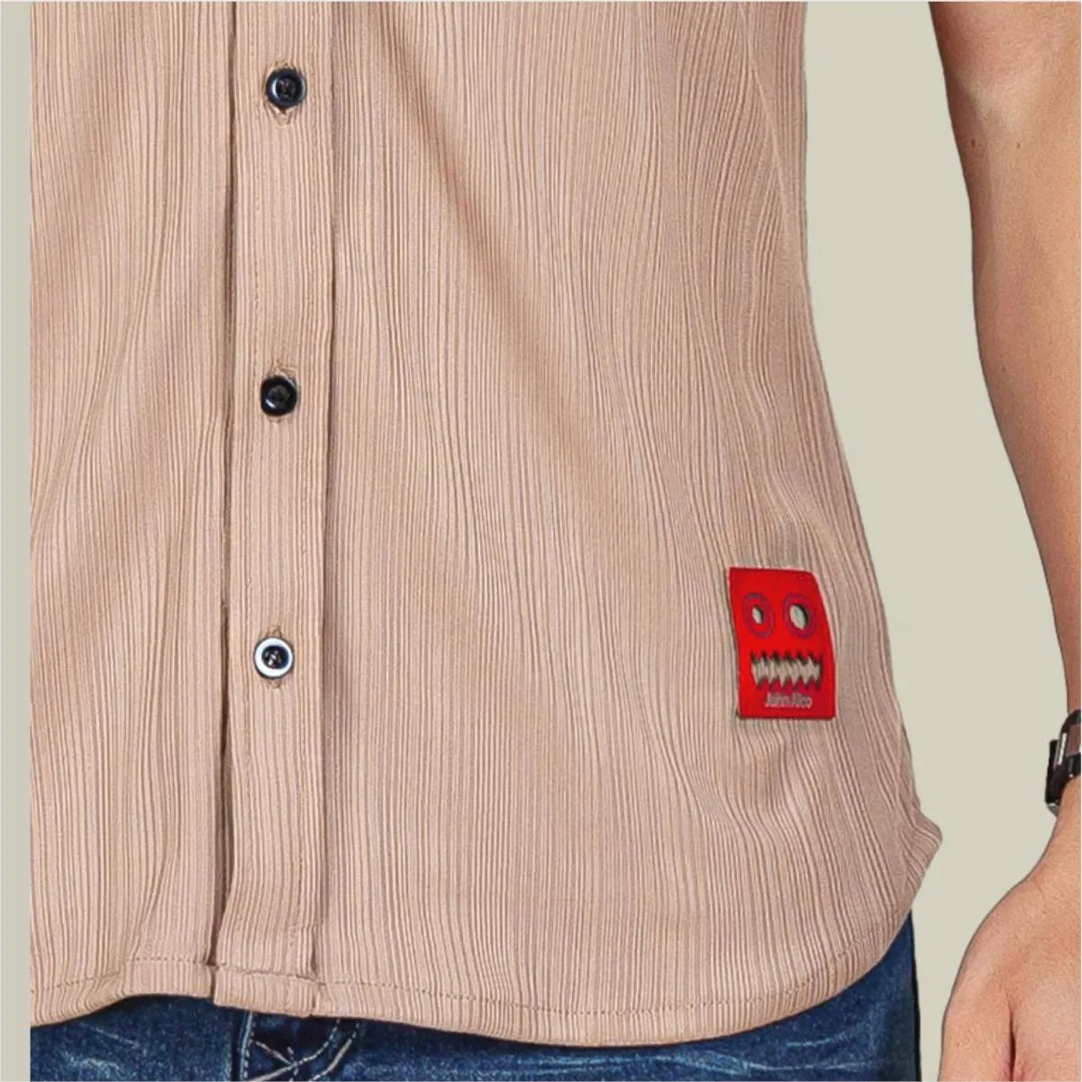 Camisa Manga Corta Dorado Extrusión Cuello Mao