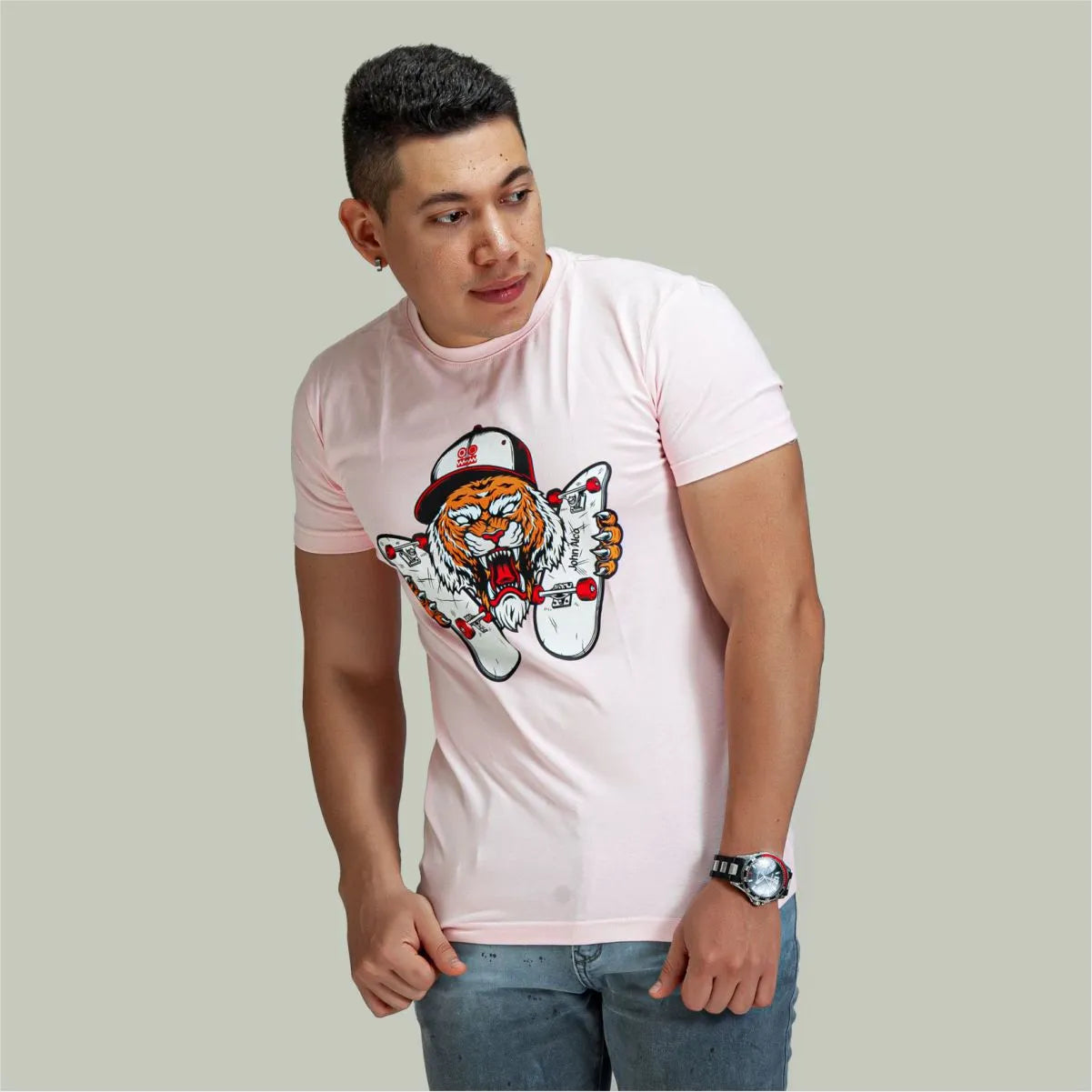 Camiseta Rosa Tigre Patineta Cuello Redondo