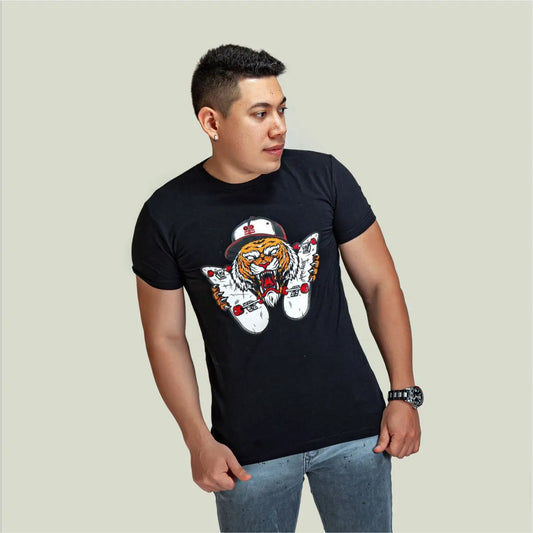 Camiseta Negro Tigre Patineta Cuello Redondo